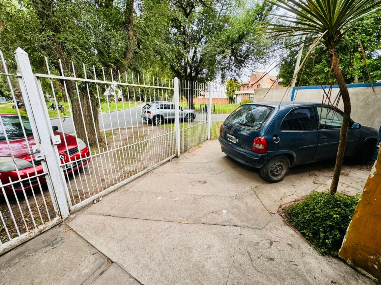 Casa en ph 3 ambientes con cochera - entrada independiente- Bosque Alegre