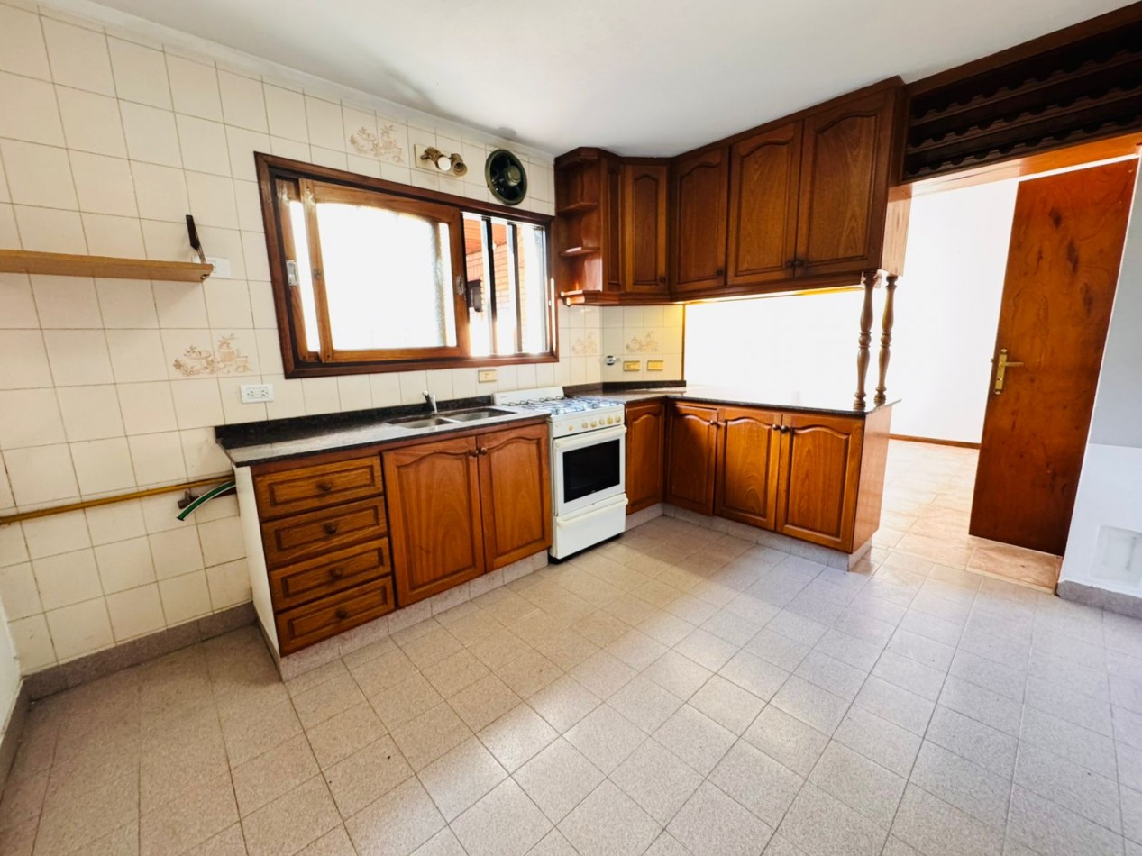 ALQUILER 24 MESES - PH 3 AMBIENTES CON GARAJE - LAS AVENIDAS - 