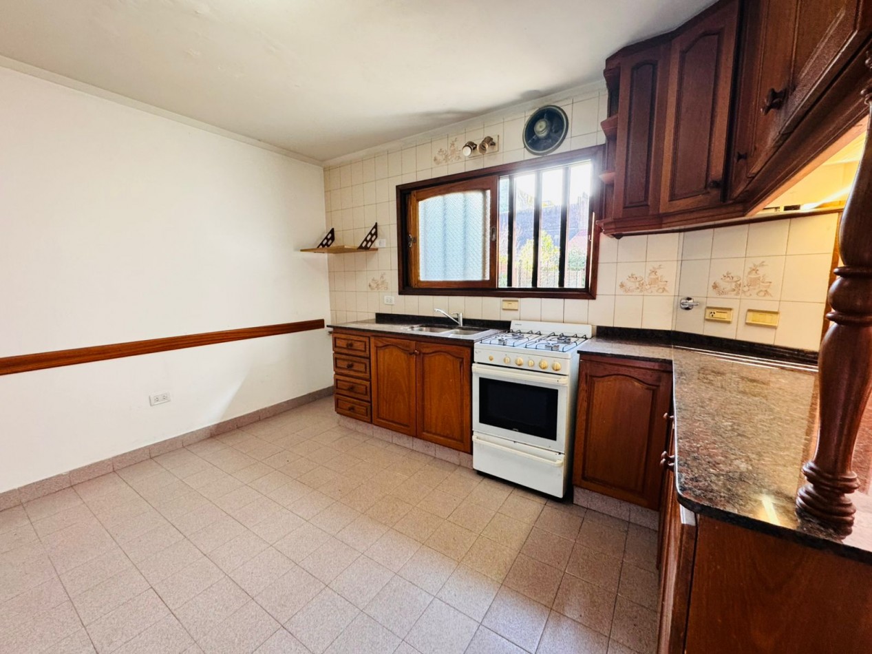 ALQUILER 24 MESES - PH 3 AMBIENTES CON GARAJE - LAS AVENIDAS - 