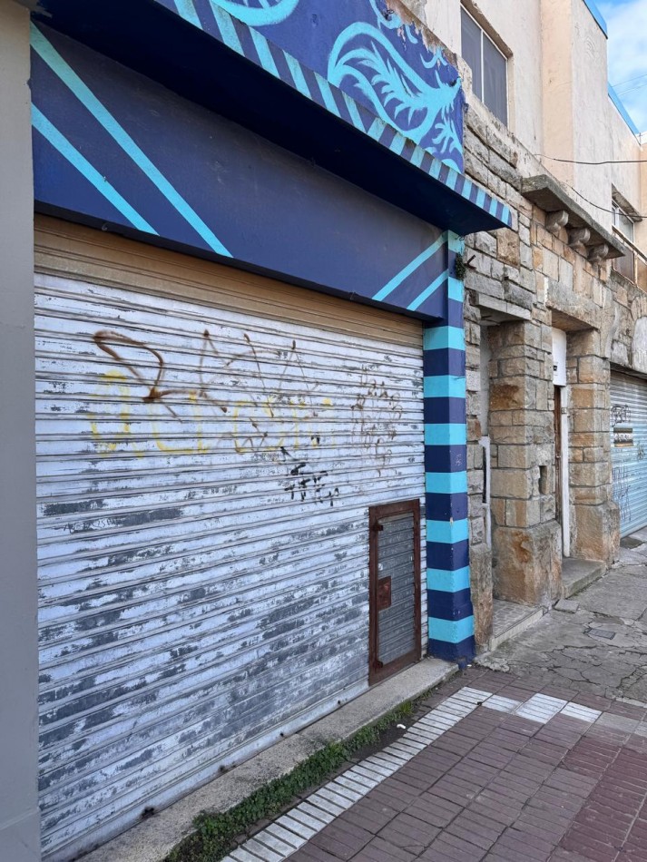 Local Comercial Zona Puerto - 12 de Octubre