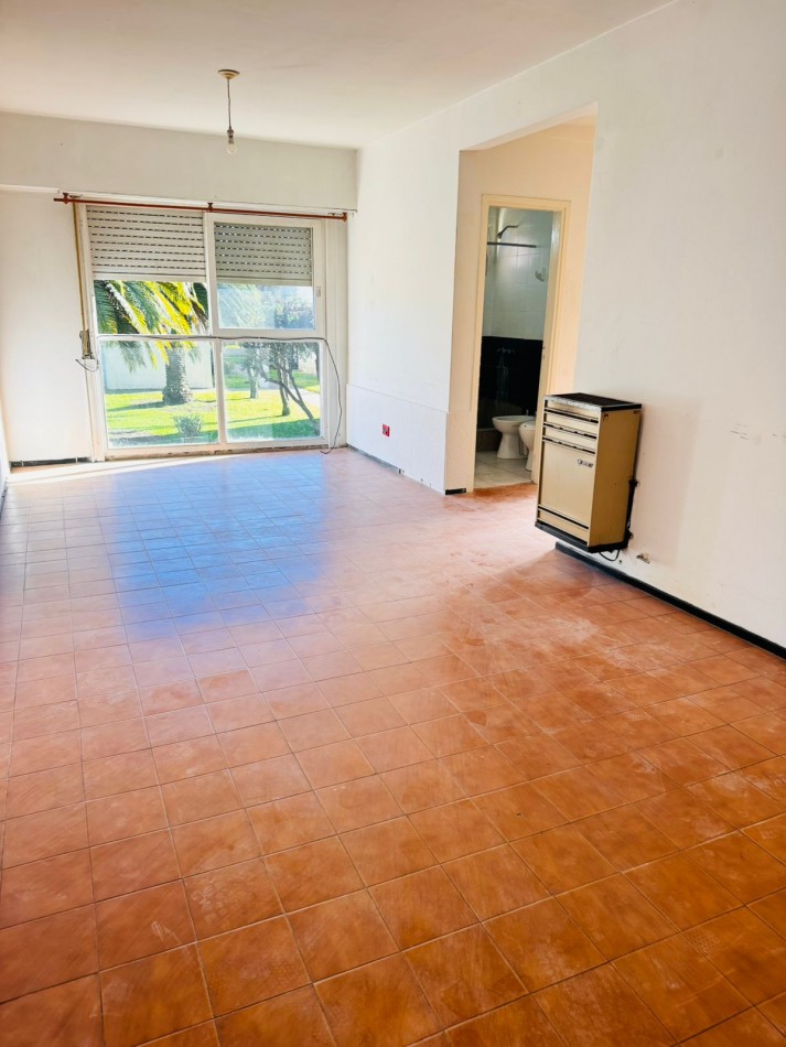 Departamento 3 ambientes con espacio de cochera - 