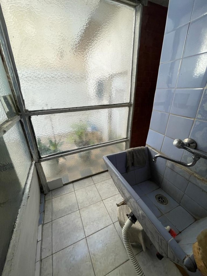 CHALET DE EPOCA 3 AMB CON HABITACION DE SERVICIO Y COCHERA -  GUEMES