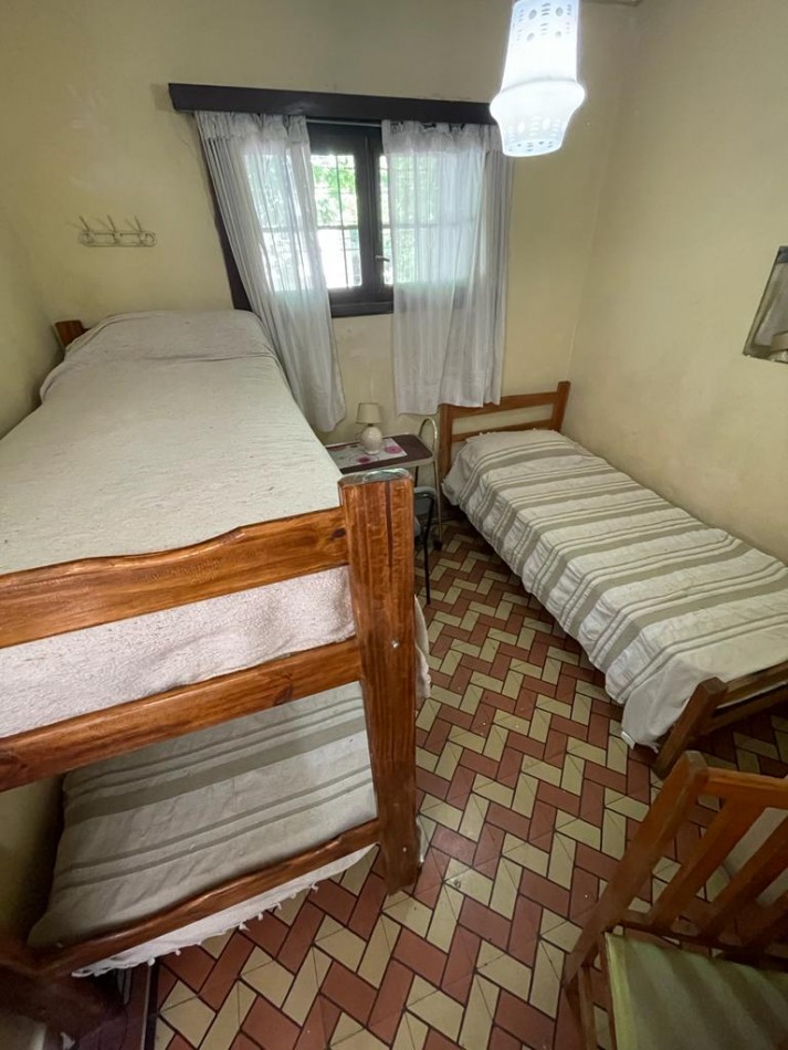 CHALET DE EPOCA 3 AMB CON HABITACION DE SERVICIO Y COCHERA -  GUEMES