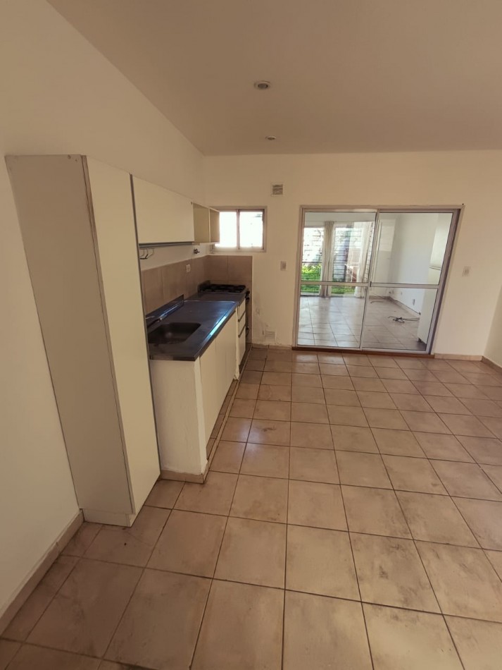 Ph dos ambientes amplios con parque- Villa Lourdes - Mar del Plata .