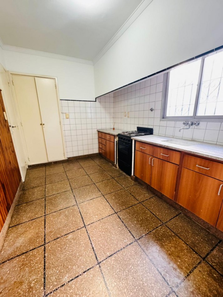 Chalet 5 ambientes con garage - Zona Mundialista - APTO CREDITO