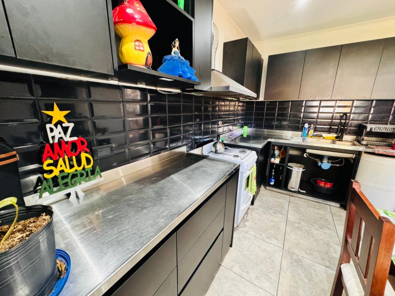 Casa 2 ambientes con parque - con cercania Av. Mario Bravo y Edison - APTA CREDITO