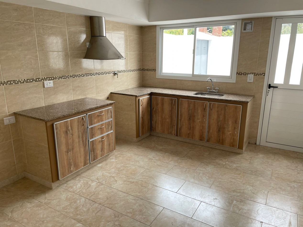 Duplex 3 amb con entrada de auto - Alquiler 24 meses - COLINAS DE PERALTA RAMOS - 