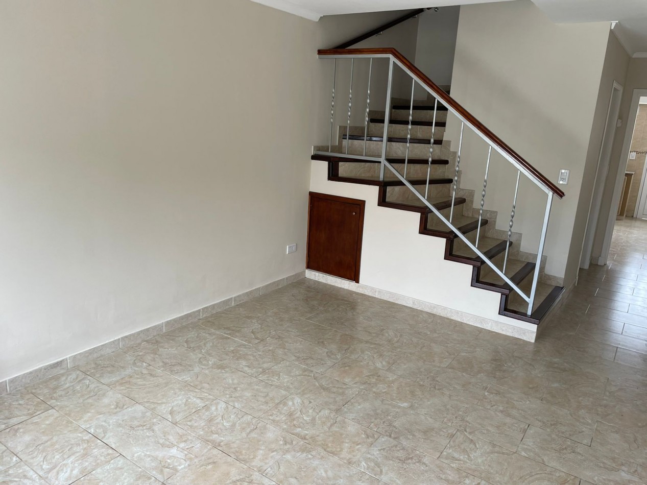 Duplex 3 amb con entrada de auto - Alquiler 24 meses - COLINAS DE PERALTA RAMOS - 