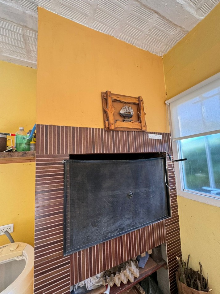 CASA 3 AMBIENTES CON COCHERA - BARRIO JARDIN