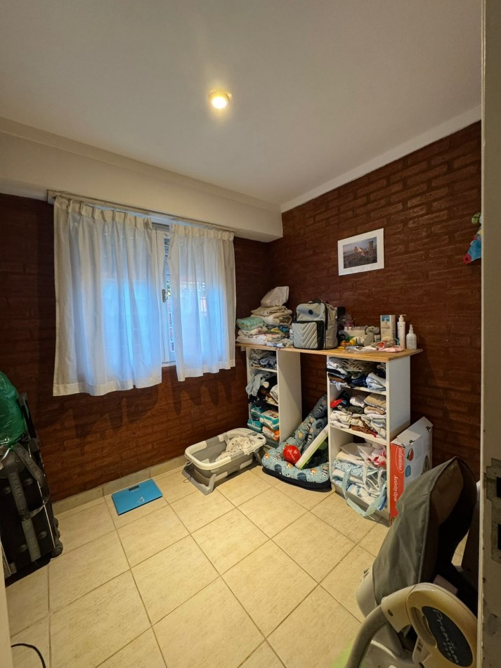 CASA 3 AMBIENTES CON COCHERA - BARRIO JARDIN