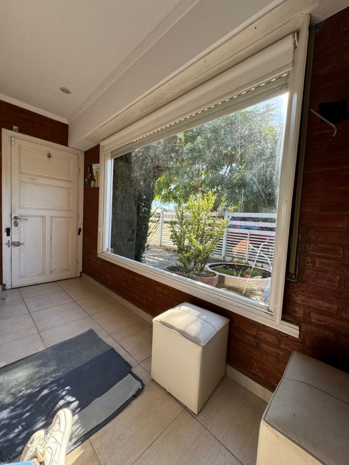 CASA 3 AMBIENTES CON COCHERA - BARRIO JARDIN