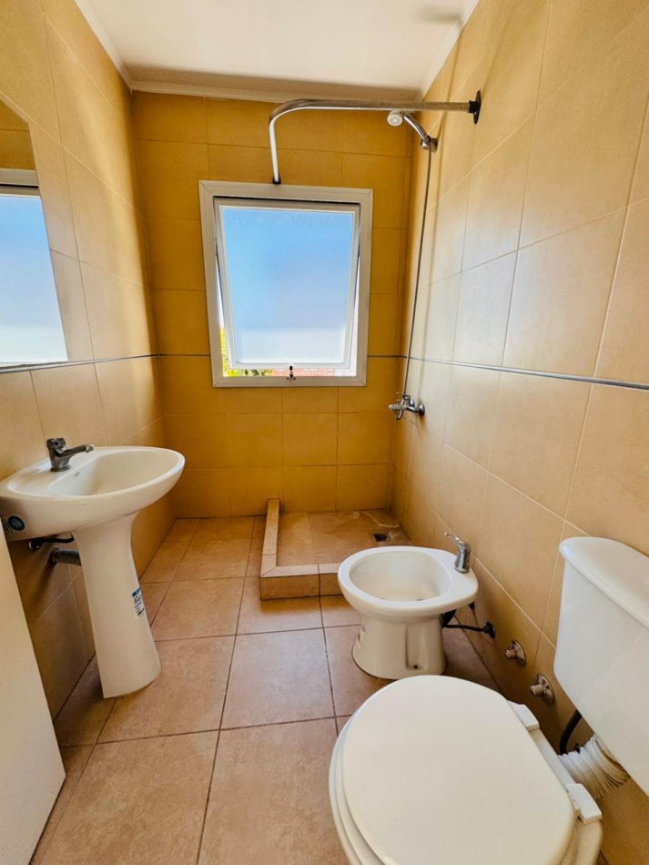 Duplex 3 ambientes con cochera desc. - Colinas de Peralta Ramos - Alquiler 24 meses