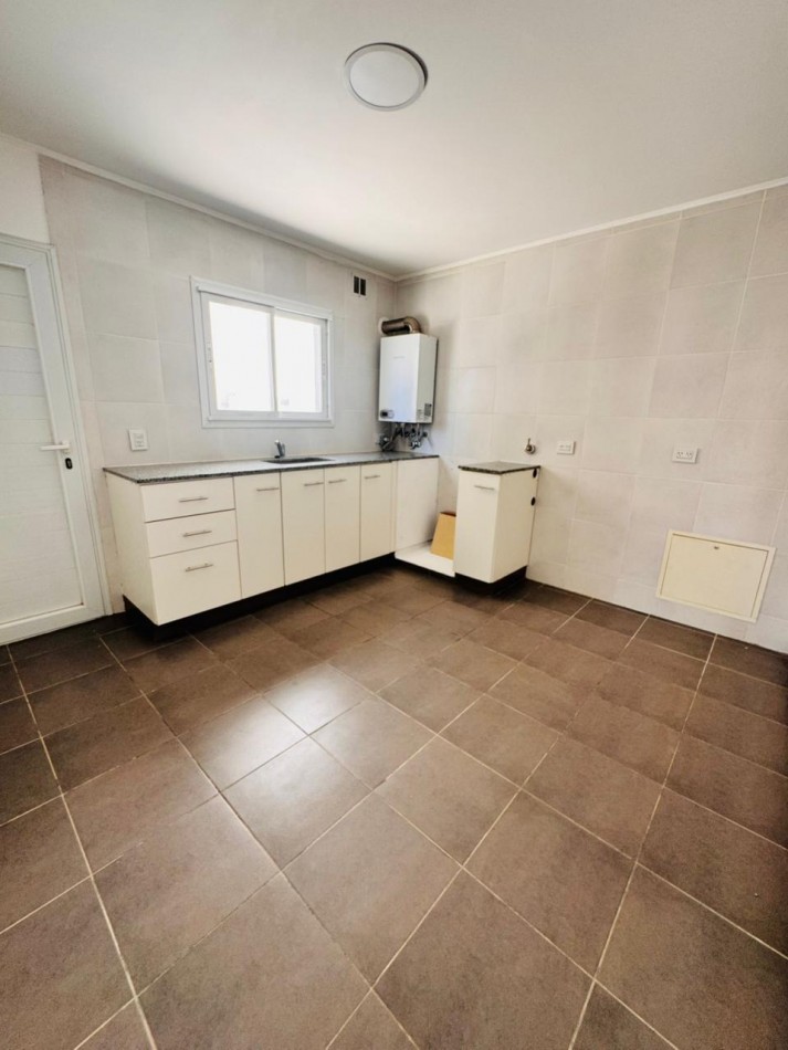 Duplex 3 ambientes con cochera desc. - Colinas de Peralta Ramos - Alquiler 24 meses