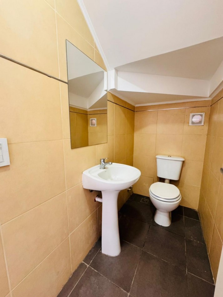 Duplex 3 ambientes con cochera desc. - Colinas de Peralta Ramos - Alquiler 24 meses