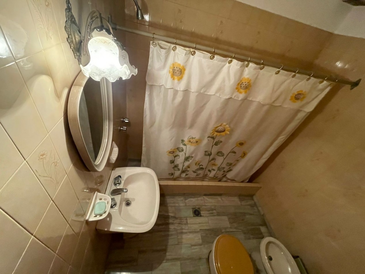 CASA 4 AMB + 4 LOCALES - EN BLOCK- TERMAS HUINCO