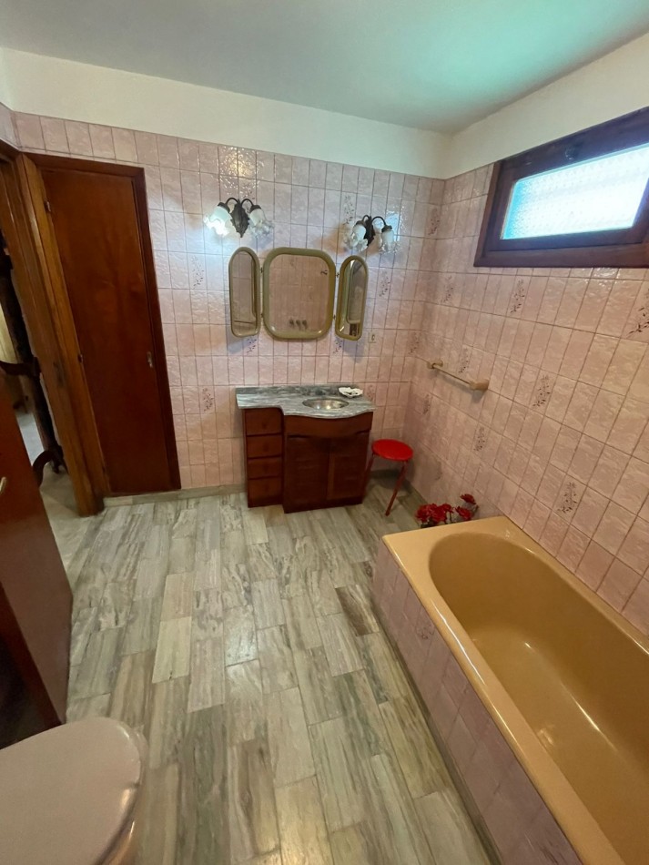 CASA 4 AMB + 4 LOCALES - EN BLOCK- TERMAS HUINCO