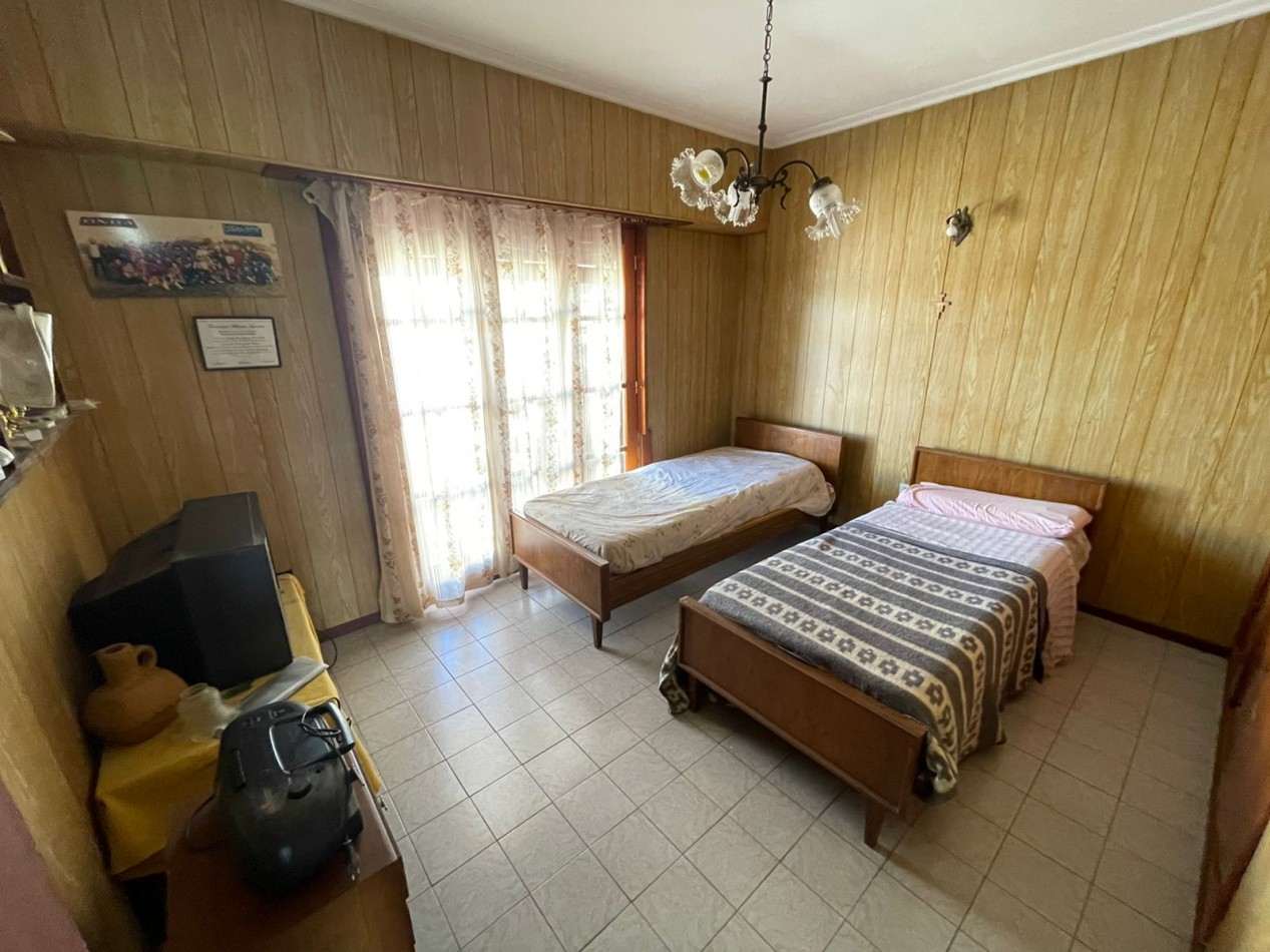 CASA 4 AMB + 4 LOCALES - EN BLOCK- TERMAS HUINCO