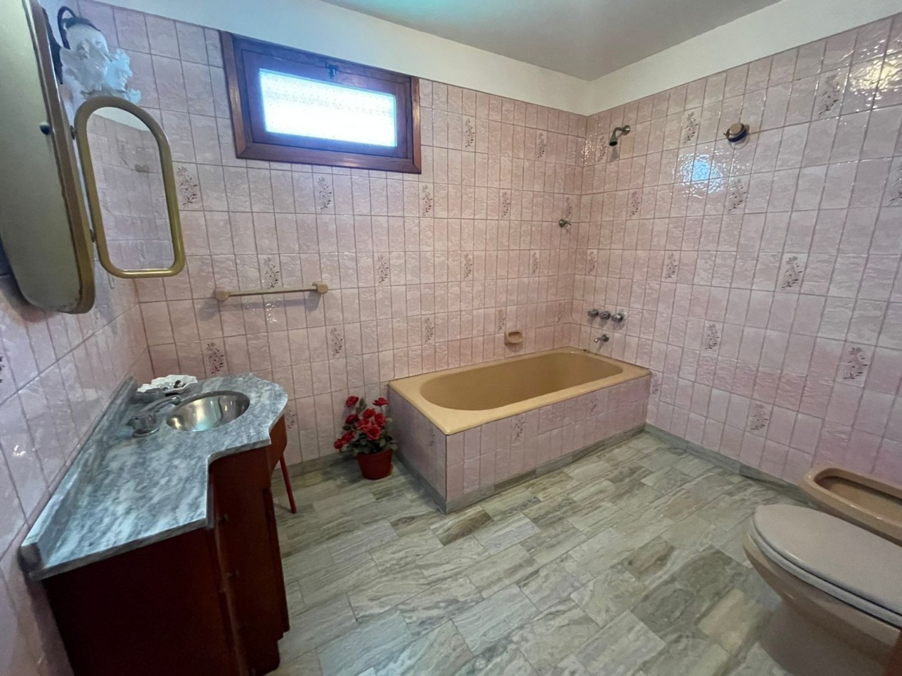 CASA 4 AMB + 4 LOCALES - EN BLOCK- TERMAS HUINCO