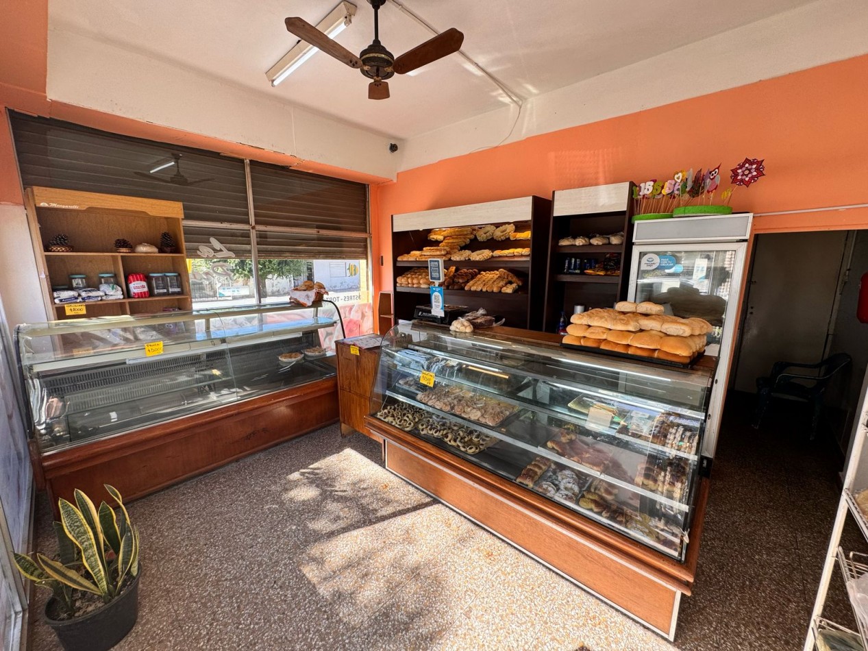 CASA 4 AMB + 4 LOCALES - EN BLOCK- TERMAS HUINCO