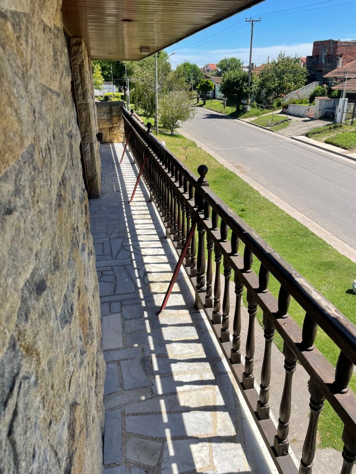 CASA 4 AMB + 4 LOCALES - EN BLOCK- TERMAS HUINCO