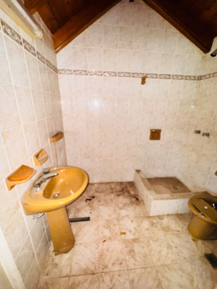 Chalet 3 ambientes con garage - Bosque Grande