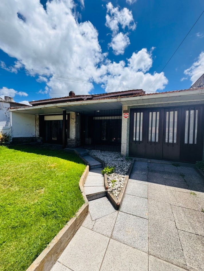 Casa en PH a la calle - 3 amb con garage y parrilla - VILLA LOURDES - MAR DEL PLATA - ALQ 24 MESES