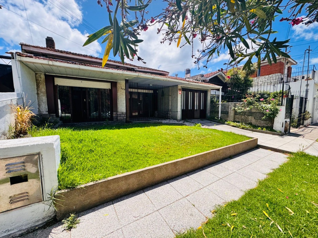 Casa en PH a la calle - 3 amb con garage y parrilla - VILLA LOURDES - MAR DEL PLATA - ALQ 24 MESES