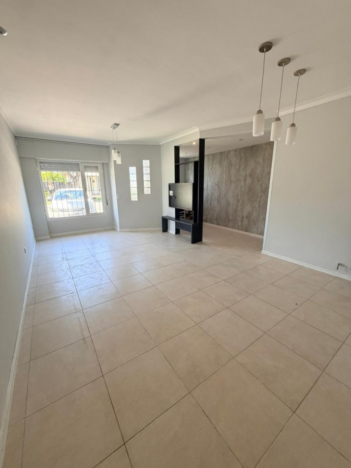 Casa 4 ambientes con cochera - Alquiler 24 meses 