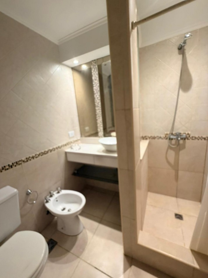 Casa 4 ambientes con cochera - Alquiler 24 meses 