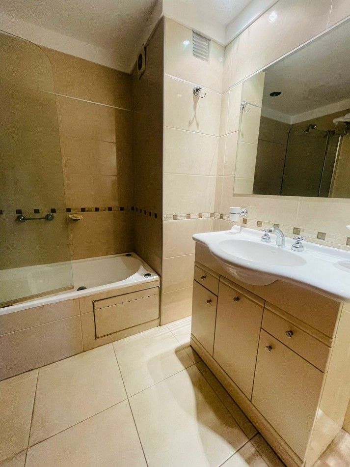 ALQUILER VERANO 2026 - DEPARTAMENTO 3 AMBIENTES CON COCHERA -  MACROCENTRO