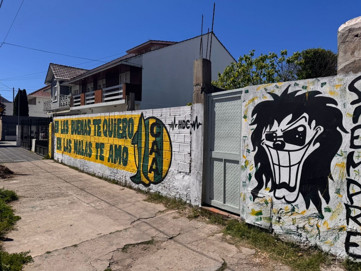 Lote sobre calle Cerrito - zona comercial - Mar del Plata .