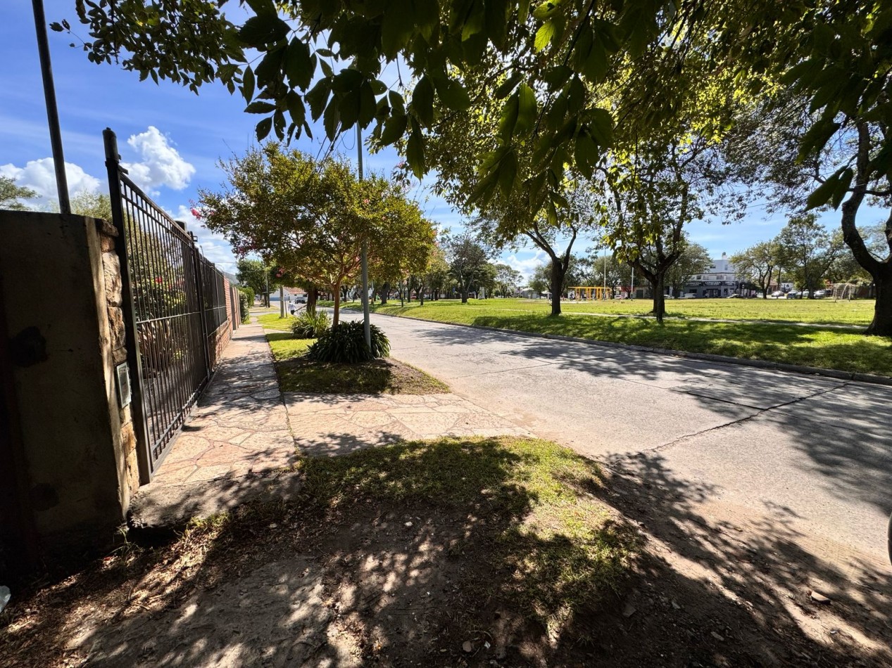 LOTE CON CONSTRUCCION  PARA DEPOSITO/GALPON - LAS AVENIDAS