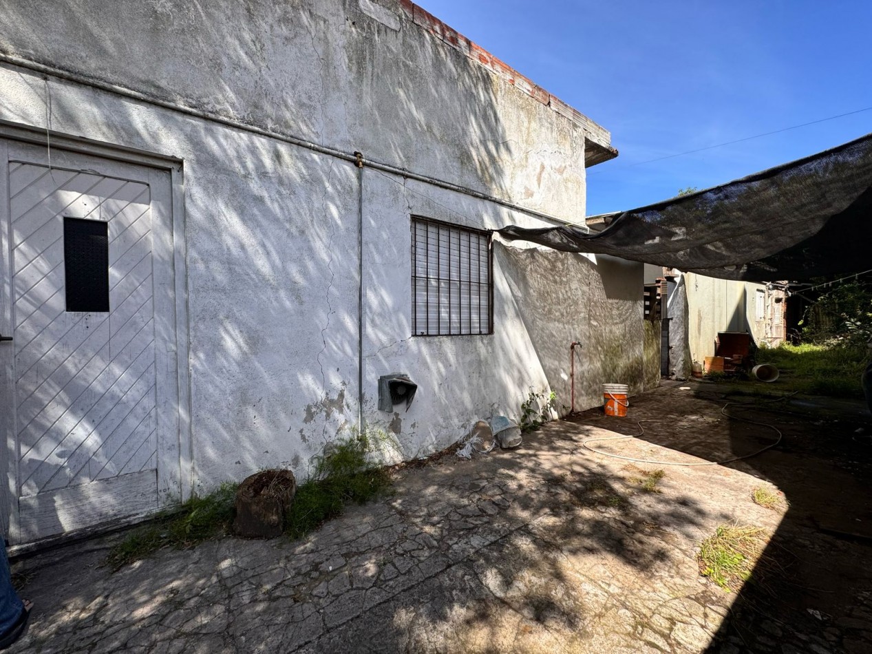 LOTE CON CONSTRUCCION  PARA DEPOSITO/GALPON - LAS AVENIDAS