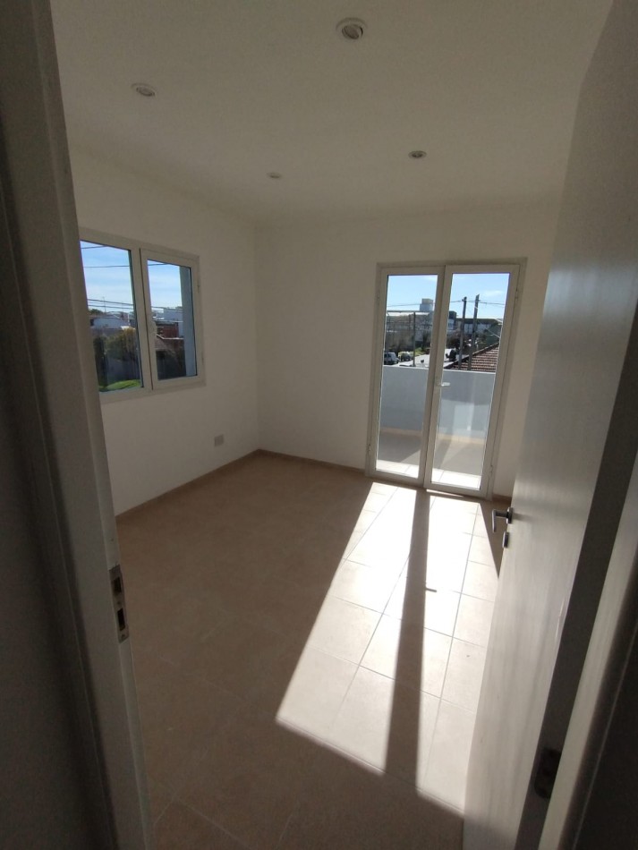 Alquiler 24 meses -Duplex 3 ambientes con cochera. - Colinas de Peralta Ramos