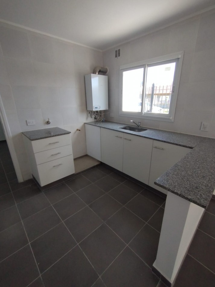 Alquiler 24 meses -Duplex 3 ambientes con cochera. - Colinas de Peralta Ramos