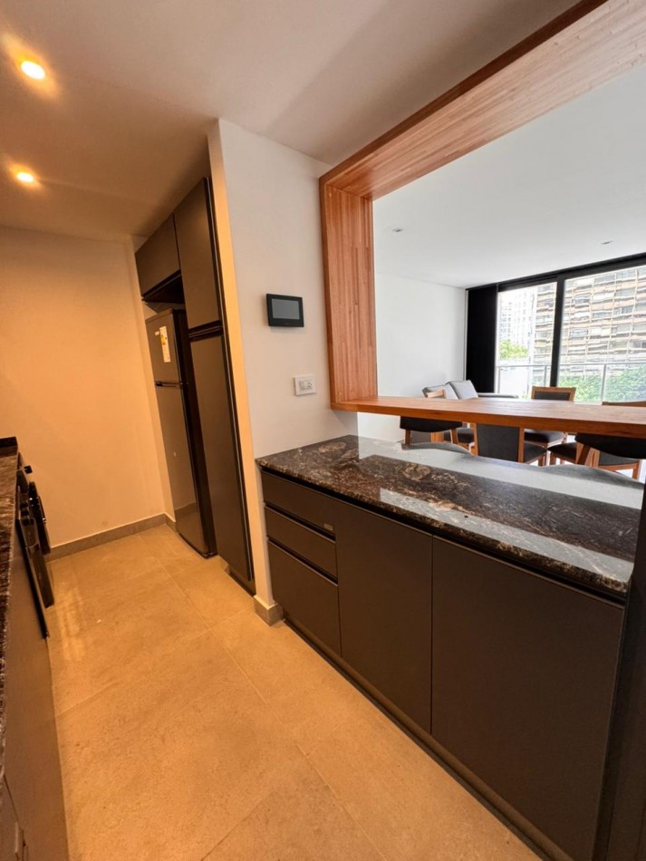 ALQUILER PARA ESTUDIANTES 2026 - SEMIPISO 2 AMBIENTES AL FRENTE CON COCHERA PARA AUTO - CENTRO