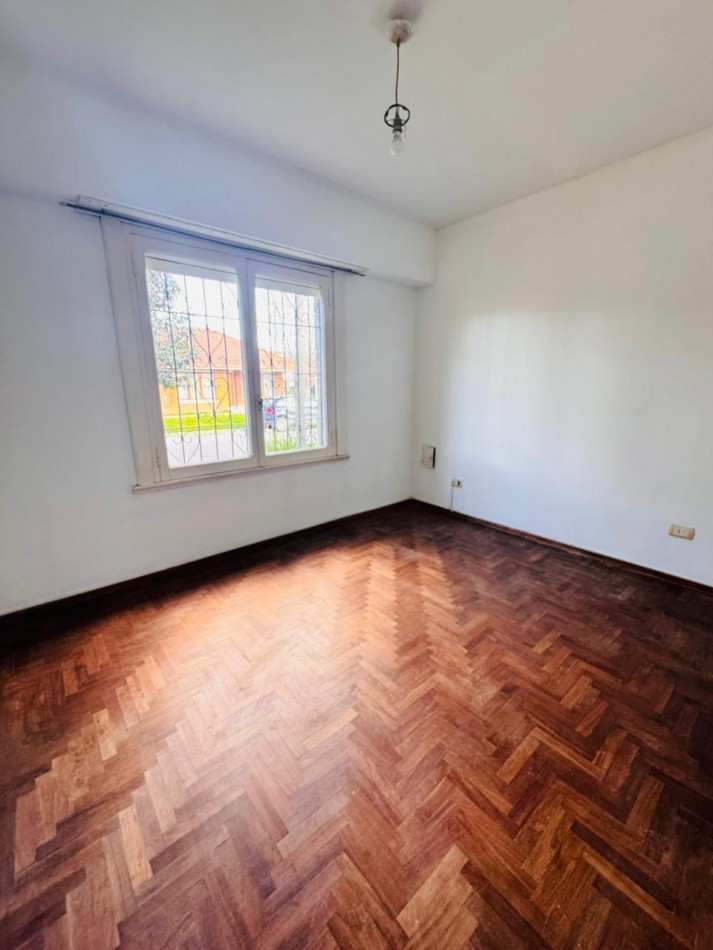 Chalet 5 ambientes con Garage - Zona Mundialista - APTO CREDITO