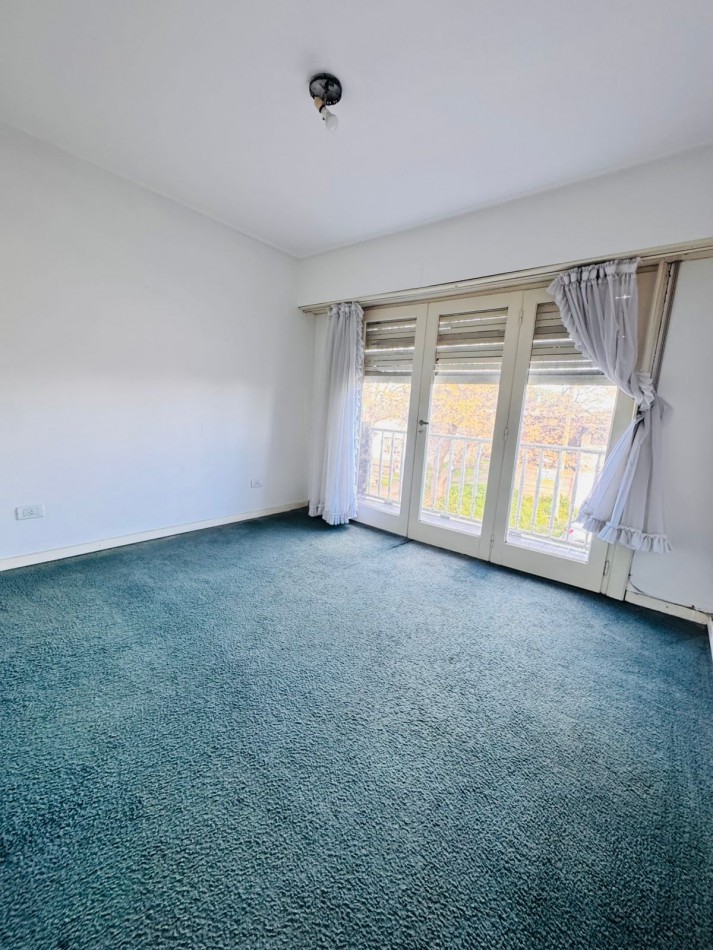 Chalet 5 ambientes con Garage - Zona Mundialista - APTO CREDITO