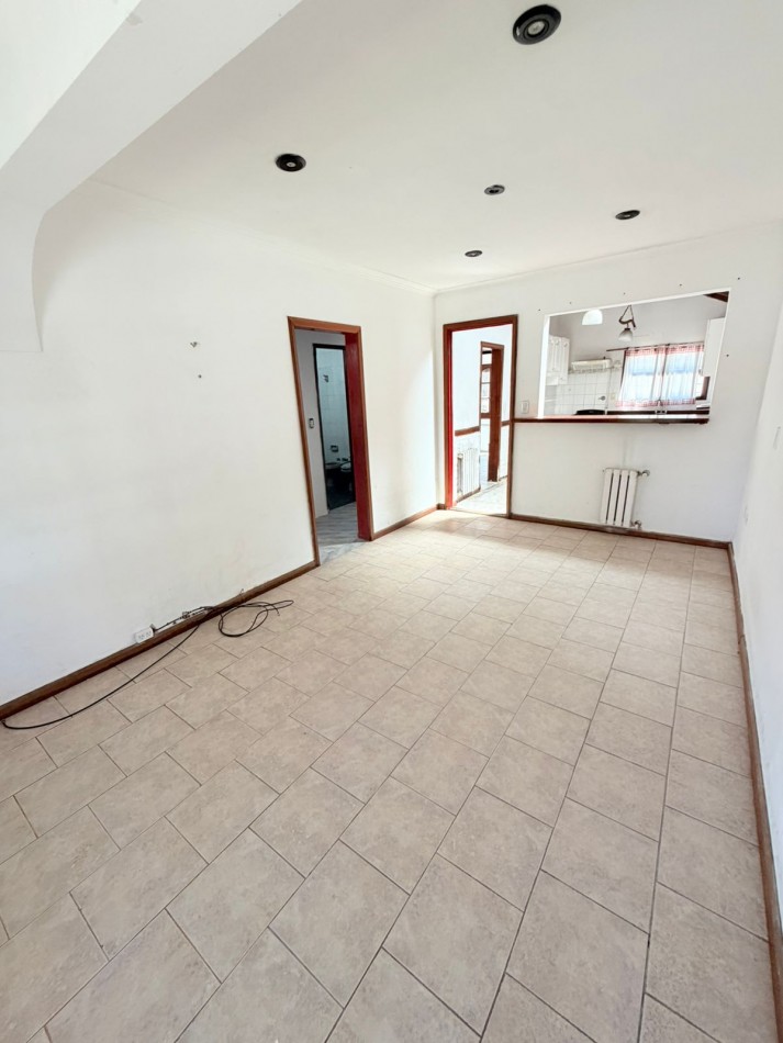 Casa de 4 ambientes con garage doble y patio - Barrio Villa Lourdes APTO CREDITO