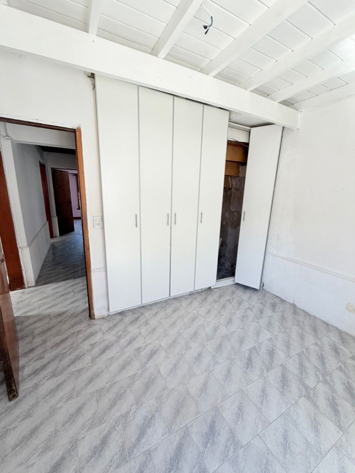 Casa de 4 ambientes con garage doble y patio - Barrio Villa Lourdes APTO CREDITO