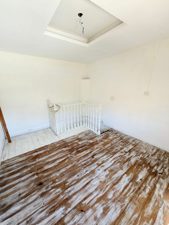 Casa de 4 ambientes con garage doble y patio - Barrio Villa Lourdes APTO CREDITO