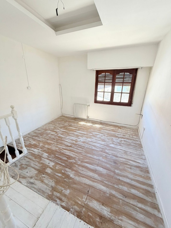 Casa de 4 ambientes con garage doble y patio - Barrio Villa Lourdes APTO CREDITO