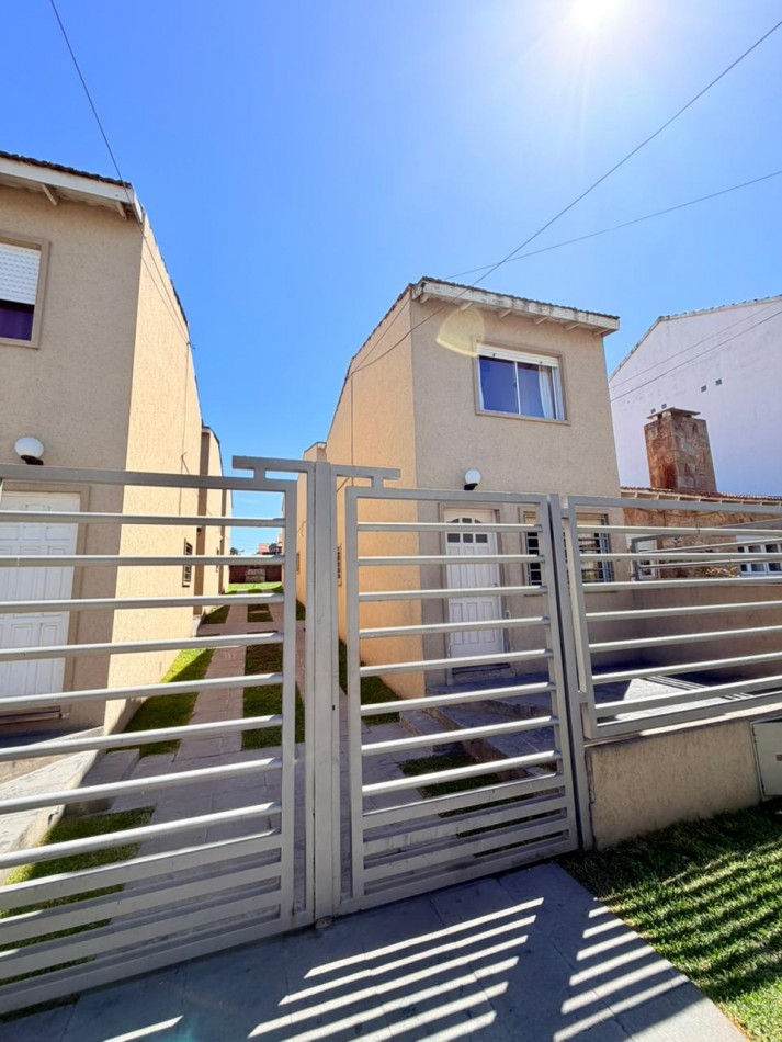 Duplex 3 ambientes a metros del mar - Barrio Faro Norte