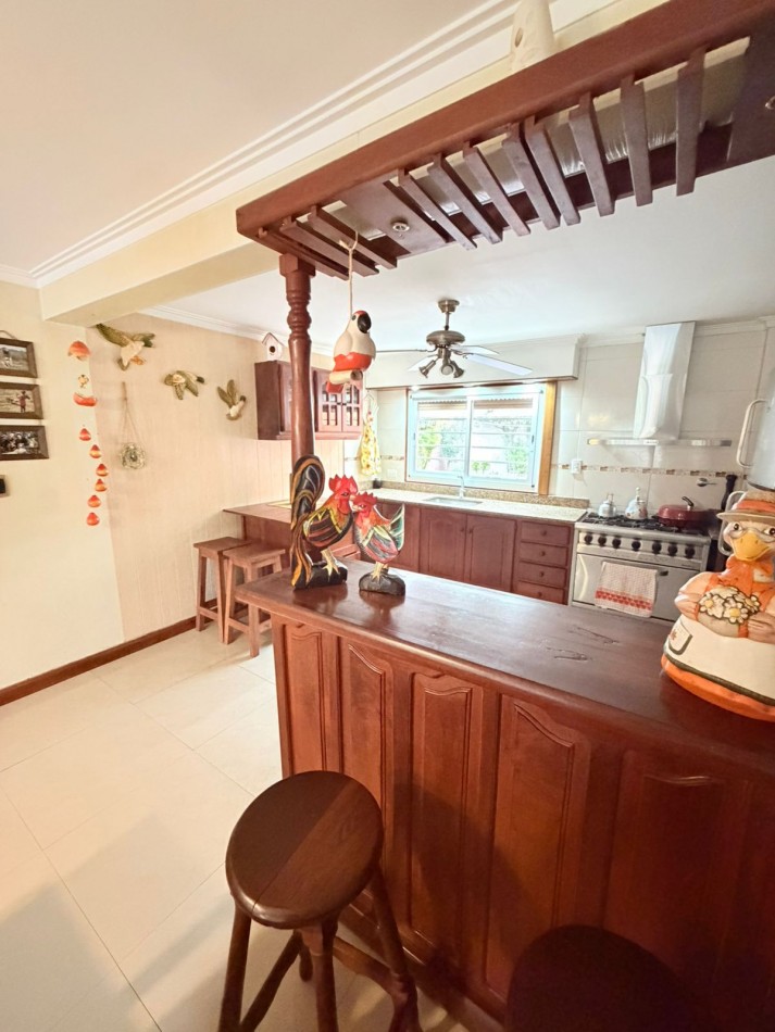 CHALET 3 AMBIENTES CON GARAGE, QUINCHO y amplio PATIO - Termas Huinco - APTO CREDITO