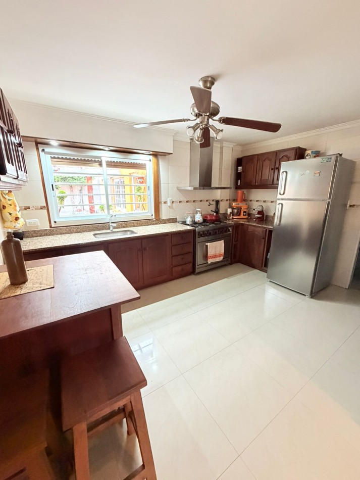 CHALET 3 AMBIENTES CON GARAGE, QUINCHO y amplio PATIO - Termas Huinco - APTO CREDITO