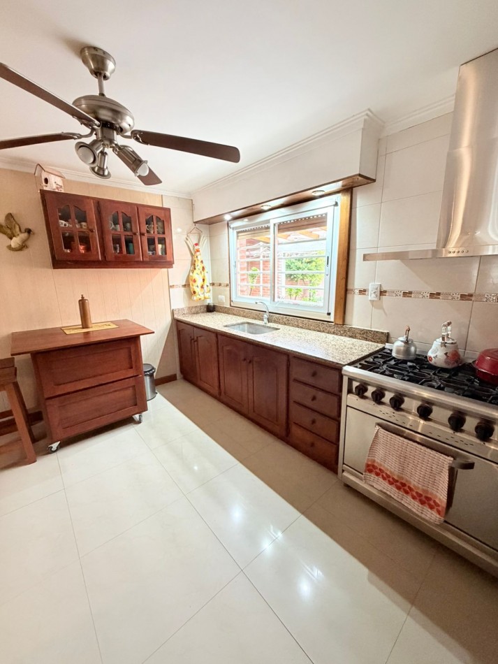 CHALET 3 AMBIENTES CON GARAGE, QUINCHO y amplio PATIO - Termas Huinco - APTO CREDITO