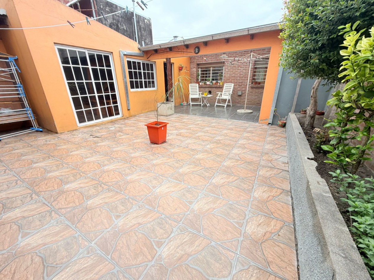 CHALET 3 AMBIENTES CON GARAGE, QUINCHO y amplio PATIO - Termas Huinco - APTO CREDITO