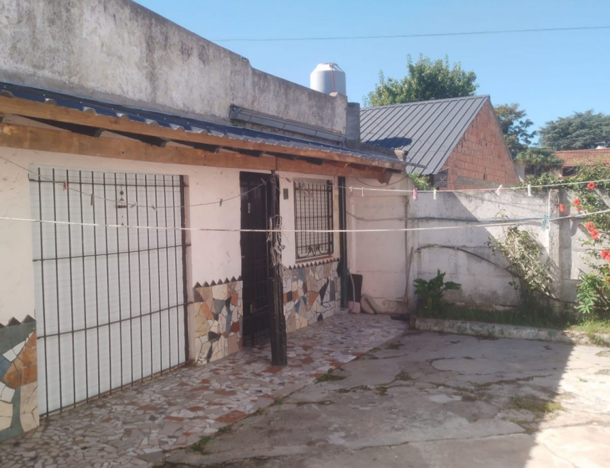 PH 3 Ambientes con cochera y patio- Planta Baja - Zona Champagnat.