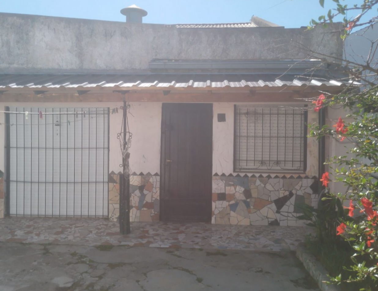 PH 3 Ambientes con cochera y patio- Planta Baja - Zona Champagnat.