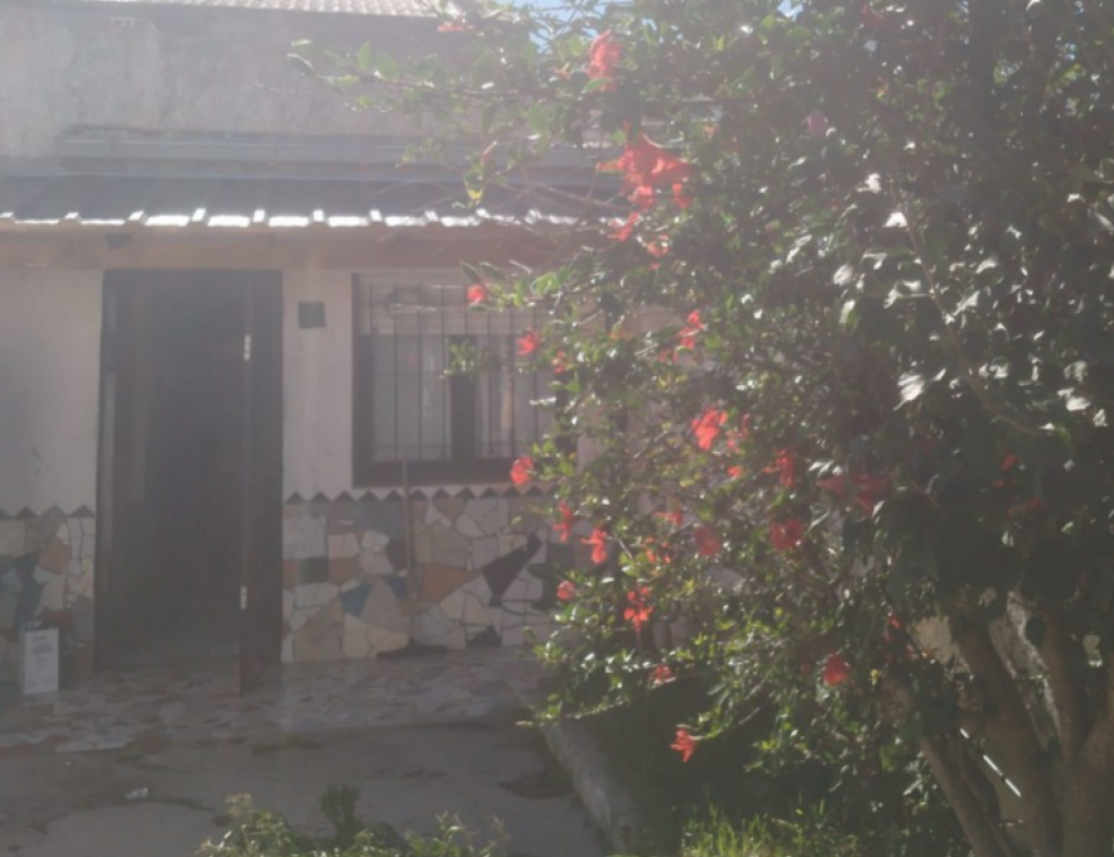 PH 3 Ambientes con cochera y patio- Planta Baja - Zona Champagnat.